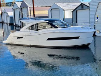 38' Carver 2020 Yacht For Sale